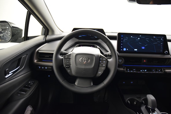 Vehicle image 15