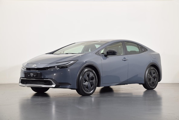 First vehicle image