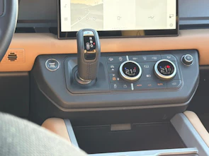 image du véhicule LAND ROVER Defender 130 3.0 D I6 300 X-Dynamic HSE