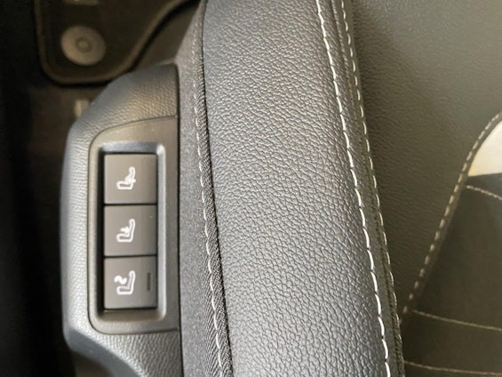 Vehicle image 10 Vehicle image 10