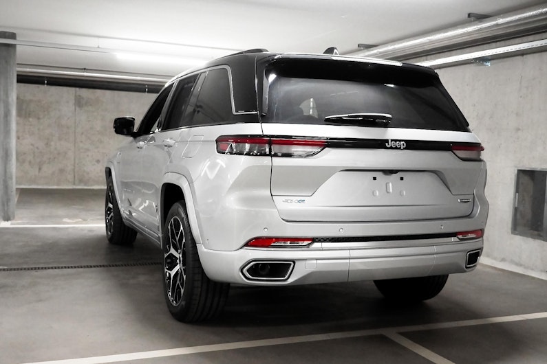 Vehicle image JEEP Grand Cherokee