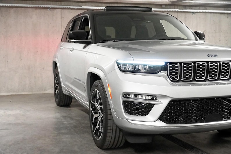Vehicle image JEEP Grand Cherokee