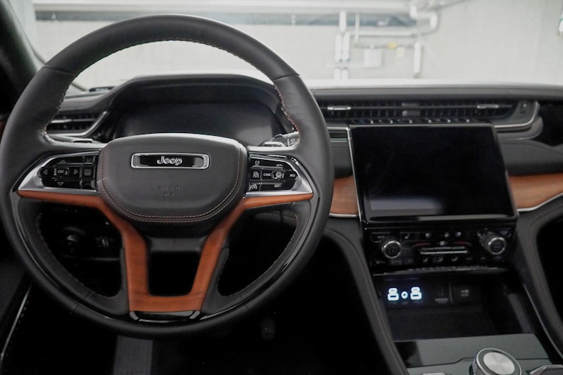 Vehicle image JEEP Grand Cherokee