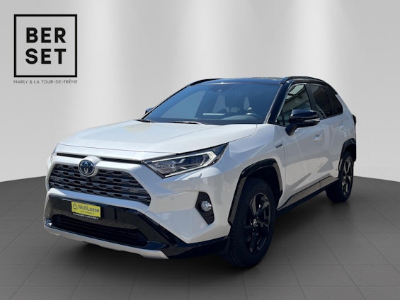 First vehicle image