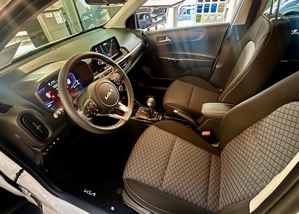 Vehicle image 8 Vehicle image 8