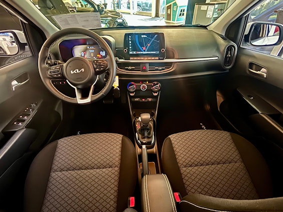 Vehicle image 5 Vehicle image 5