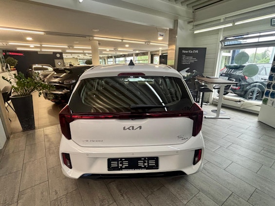 Vehicle image 3 Vehicle image 3