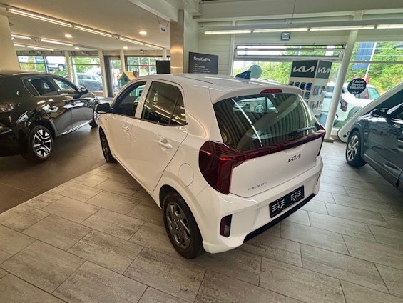 Vehicle image 4 Vehicle image 4