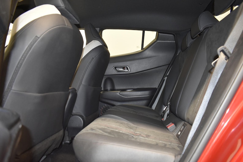 Vehicle image TOYOTA C-HR