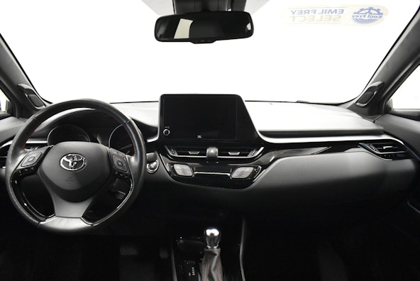 Vehicle image 6