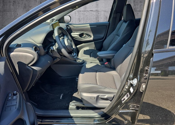 Vehicle image 3 Vehicle image 3