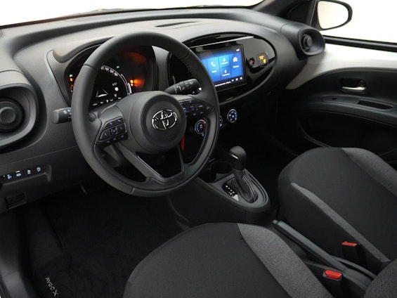 Vehicle image 7