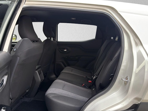 Vehicle image 6 Vehicle image 6