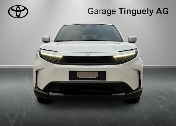 First vehicle image First vehicle image