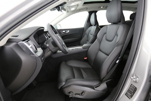 Vehicle image VOLVO XC60 2.0 T6 TE Plus Bright eAWD