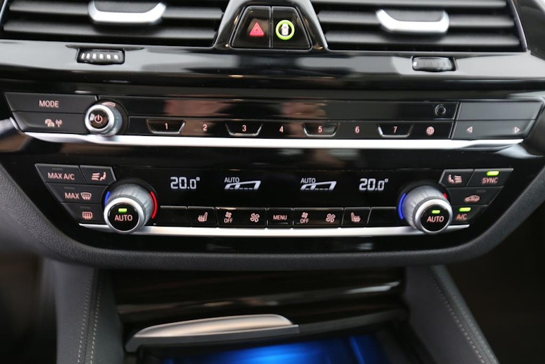 Vehicle image BMW 5 SERIES