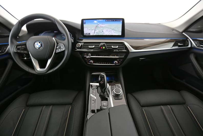 Vehicle image BMW 5 SERIES