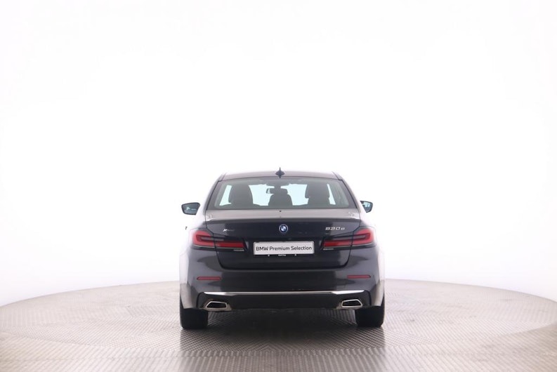 Vehicle image BMW 5 SERIES