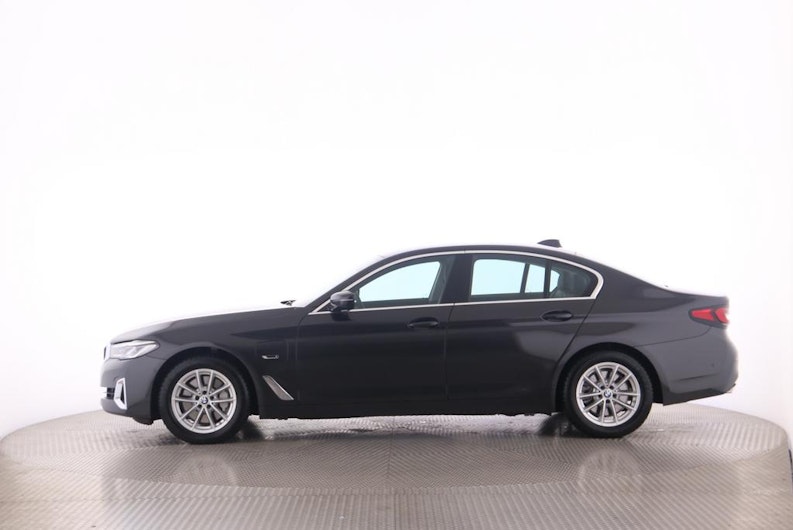 Vehicle image BMW 5 SERIES