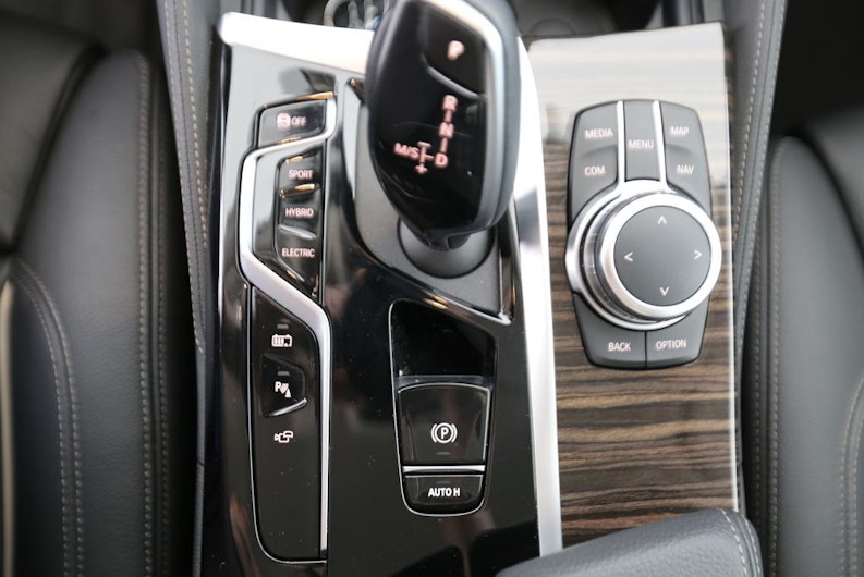 Vehicle image BMW 5 SERIES