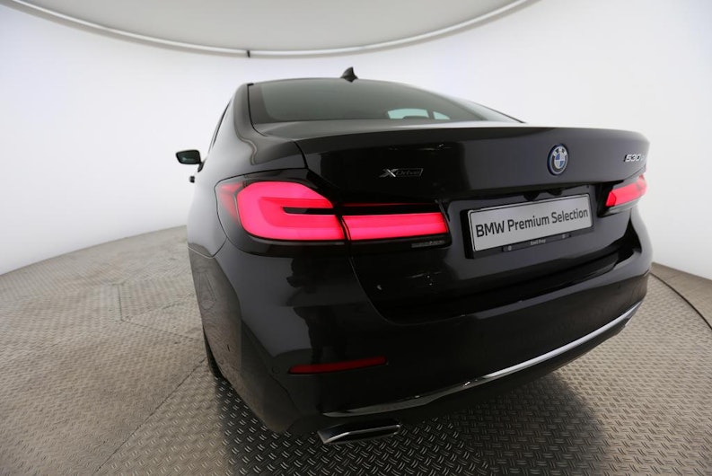 Vehicle image BMW 5 SERIES