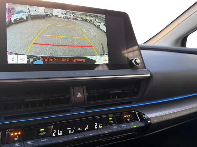 Toyota Prius 2.0 Plug-In-Hybrid Style
