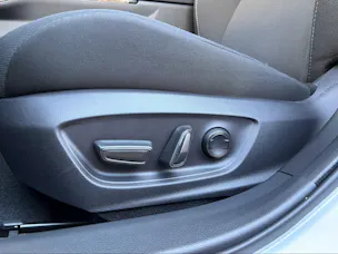 Toyota Prius 2.0 Plug-In-Hybrid Style