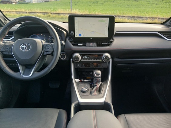Vehicle image 12