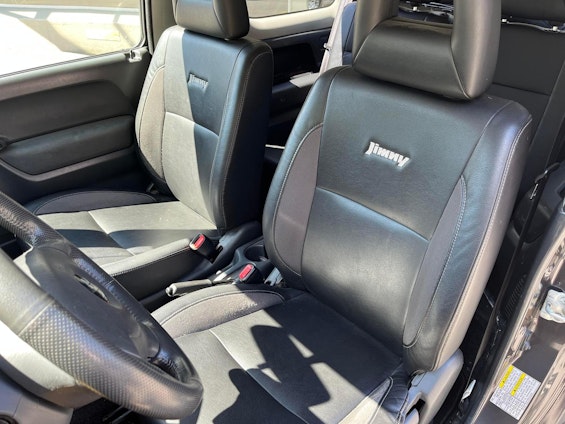 Vehicle image 6