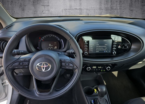 Vehicle image 4 Vehicle image 4