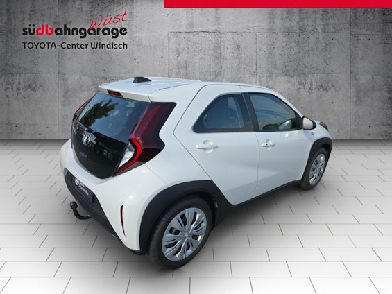 Vehicle image 12 Vehicle image 12