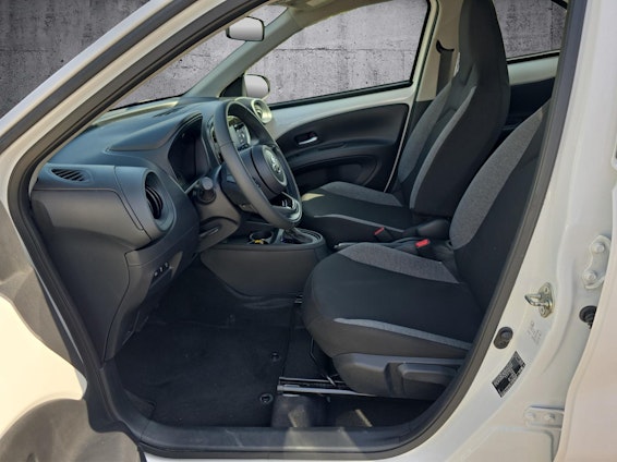 Vehicle image 3 Vehicle image 3