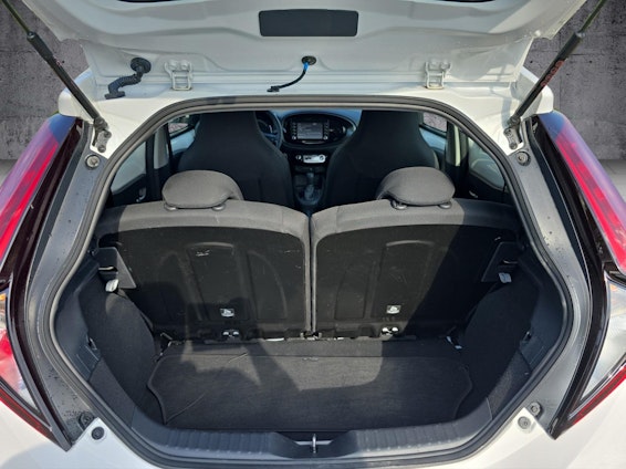 Vehicle image 10 Vehicle image 10