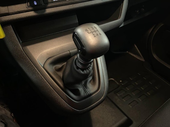 Vehicle image 8 Vehicle image 8