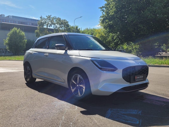 Vehicle image 4 Vehicle image 4