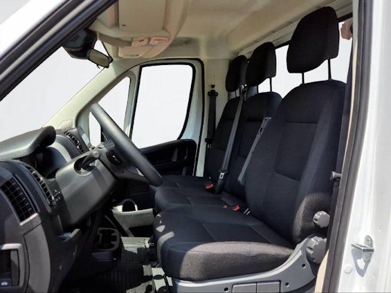 Vehicle image 6 Vehicle image 6