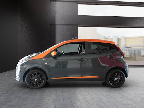 Vehicle image 2