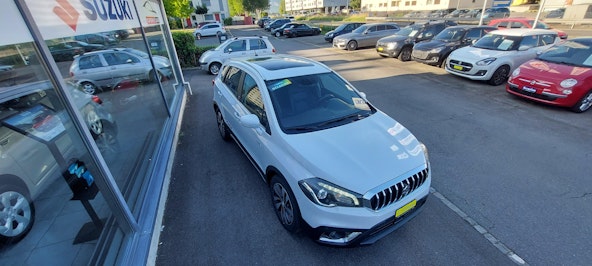 Vehicle image 8