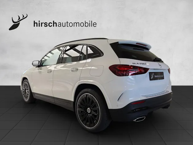 Mercedes-Benz GLA 250 4Matic 8G-DCT Swiss Star
