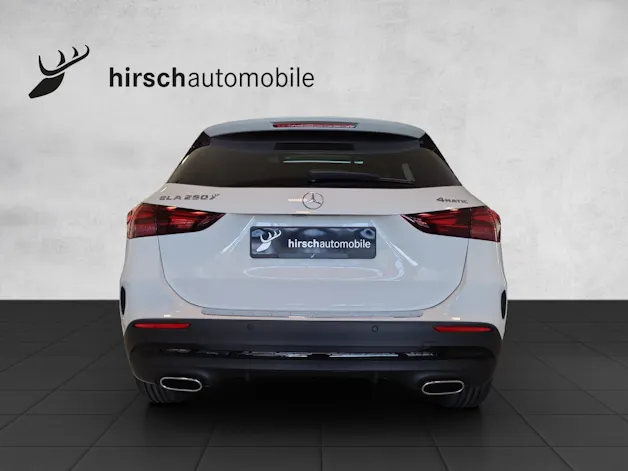 Mercedes-Benz GLA 250 4Matic 8G-DCT Swiss Star