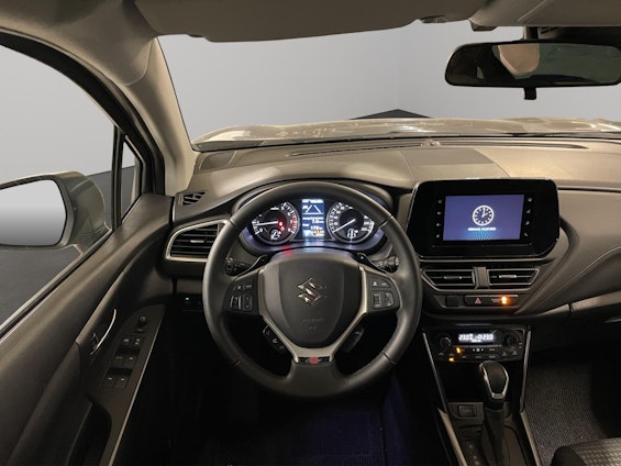 Vehicle image 10