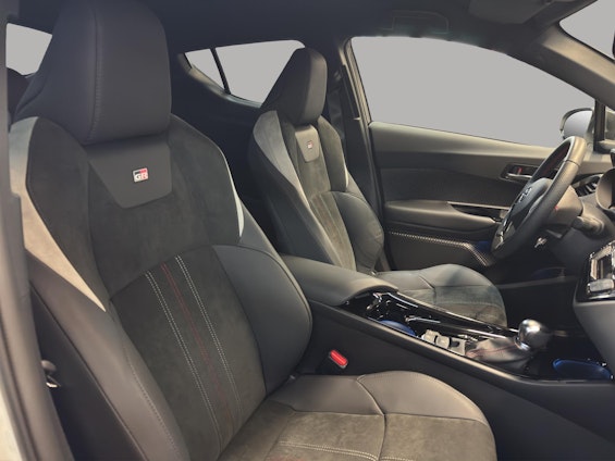 Vehicle image 7
