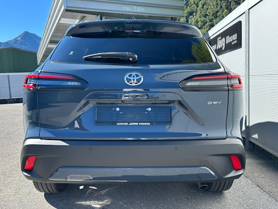 Vehicle image 4