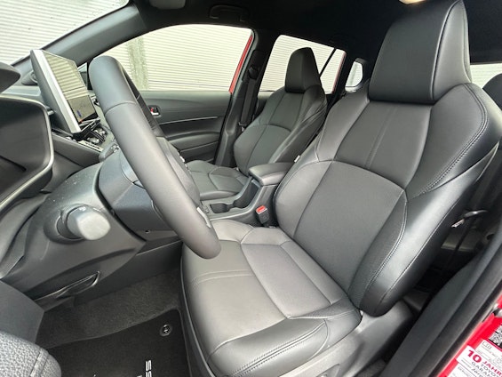 Vehicle image 6