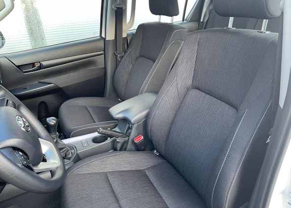 Vehicle image 13 Vehicle image 13