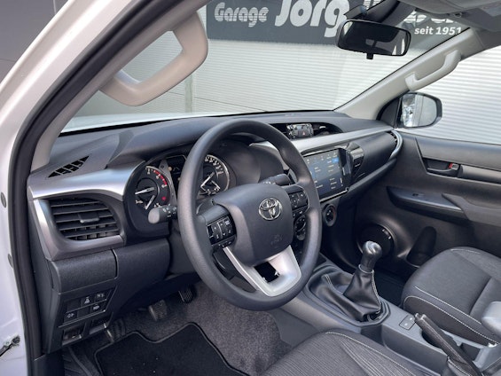 Vehicle image 6 Vehicle image 6