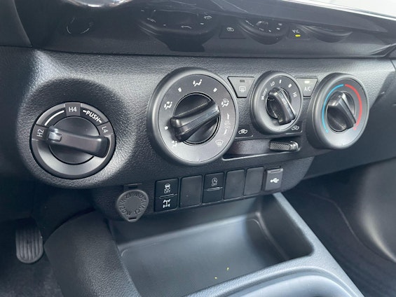 Vehicle image 10 Vehicle image 10