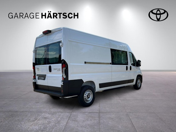 Vehicle image 6 Vehicle image 6