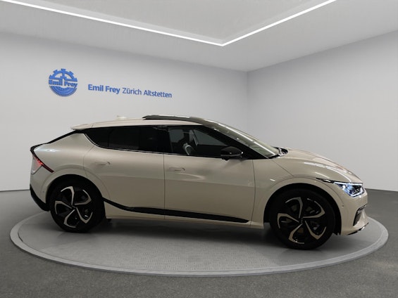 Vehicle image 3 Vehicle image 3