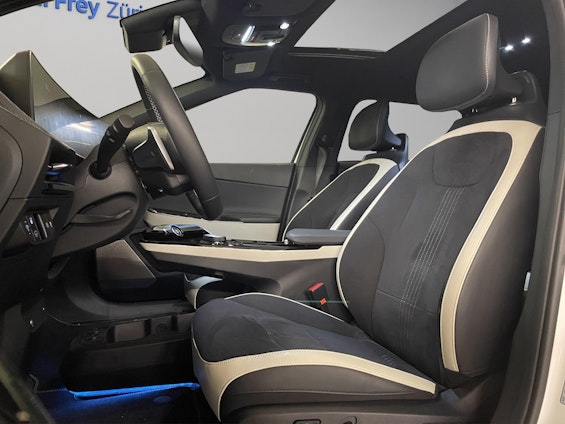 Vehicle image 7 Vehicle image 7